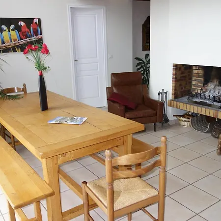 Maison Sur La Colline Cheminee Wifi Proche Thermes オーバン