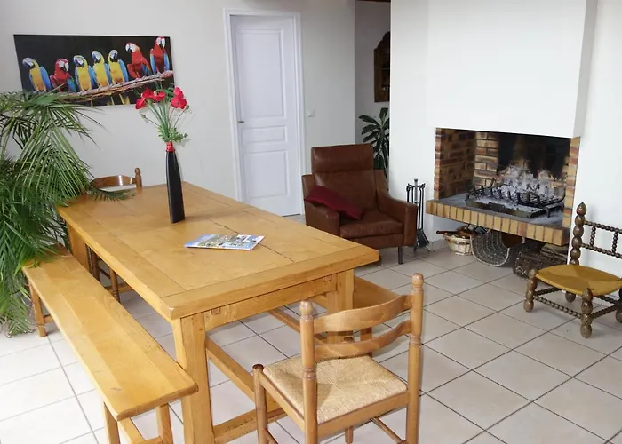 Maison Sur La Colline Cheminee Wifi Proche Thermes Aubin (Aveyron)