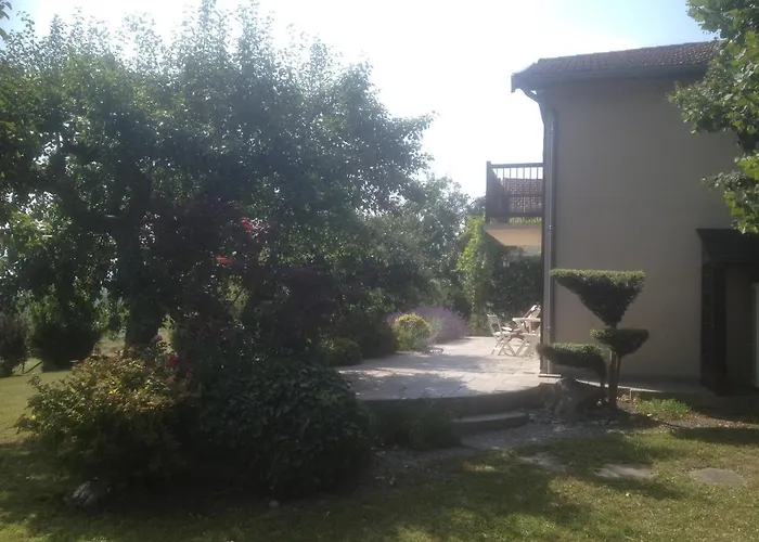 Dom wakacyjny Maison Sur La Colline Cheminee Wifi Proche Thermes